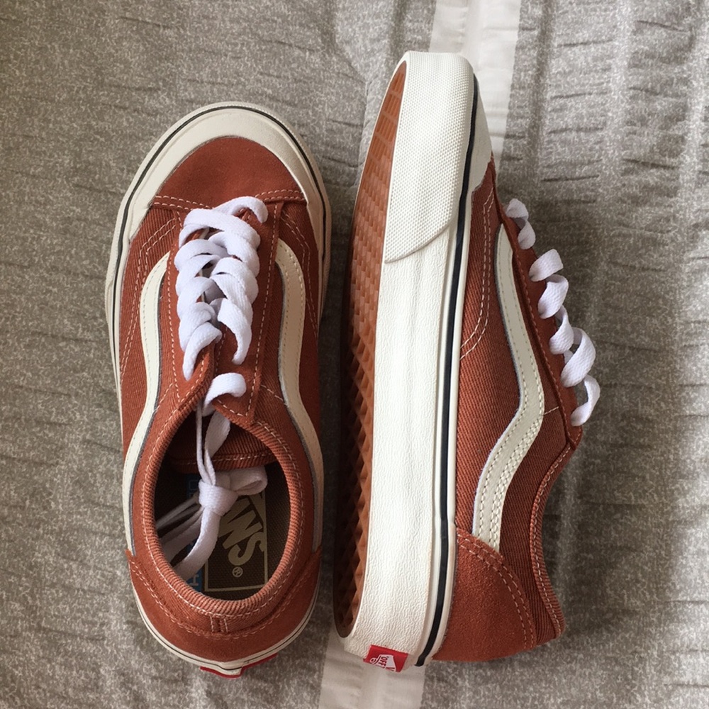 🐨 VANS Ultracush sneakers, size 4